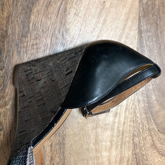 Clark’s Artisan Snakeskin Animal Print Wedges - Picture 8 of 16